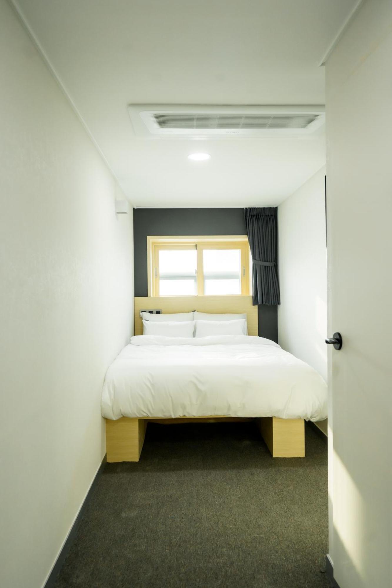 The Hue Myeongdong Guest house Seoul